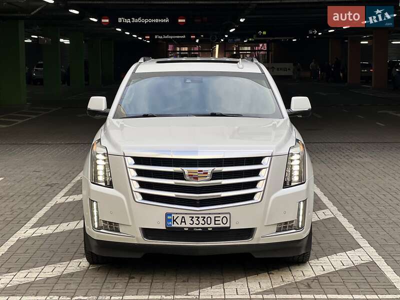 Внедорожник / Кроссовер Cadillac Escalade 2016 в Киеве