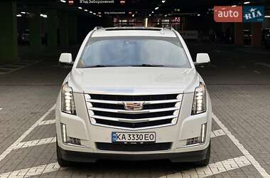 Внедорожник / Кроссовер Cadillac Escalade 2016 в 