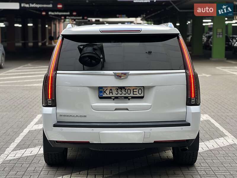 Внедорожник / Кроссовер Cadillac Escalade 2016 в Киеве