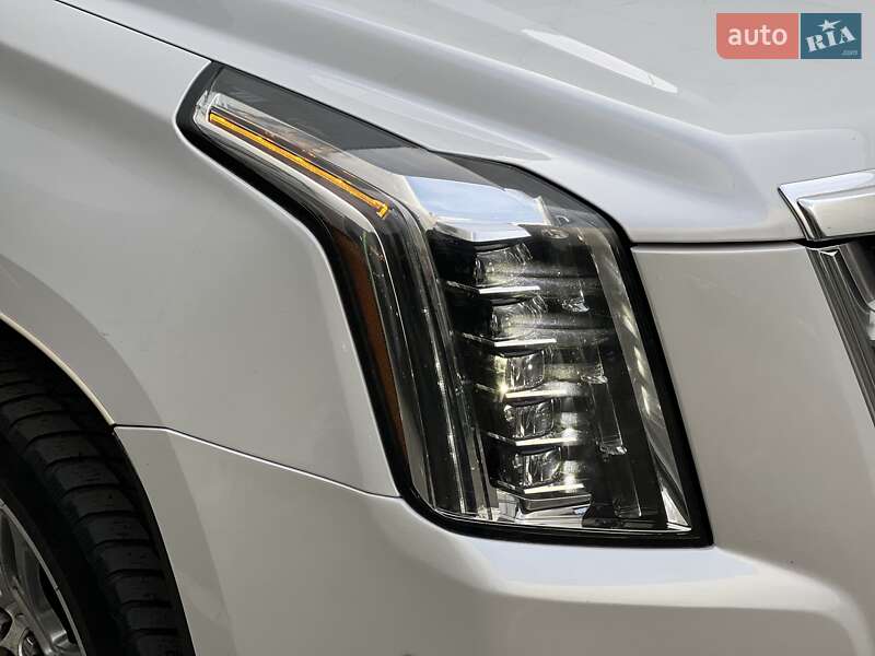 Внедорожник / Кроссовер Cadillac Escalade 2016 в Киеве