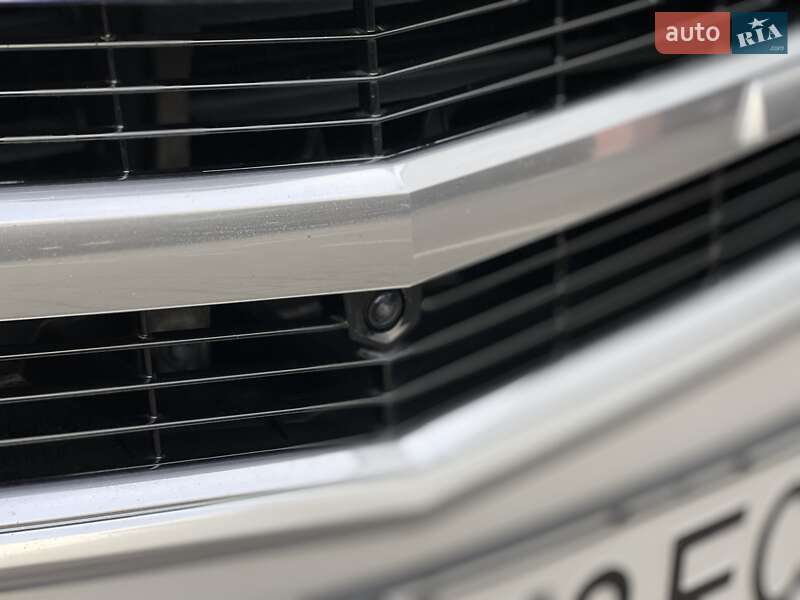 Внедорожник / Кроссовер Cadillac Escalade 2016 в Киеве