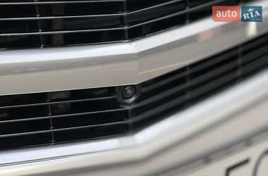 Внедорожник / Кроссовер Cadillac Escalade 2016 в 