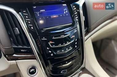Внедорожник / Кроссовер Cadillac Escalade 2016 в 