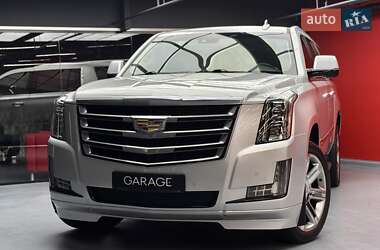 Седан Cadillac Escalade 2016 в Киеве
