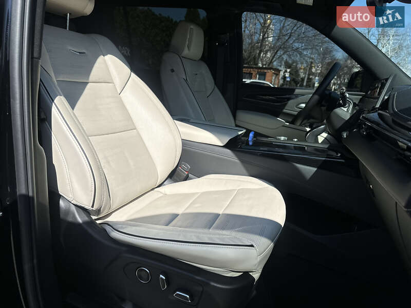 Внедорожник / Кроссовер Cadillac Escalade 2023 в Киеве фото 35 Внедорожник / Кроссовер Cadillac Escalade 2023 в Киеве