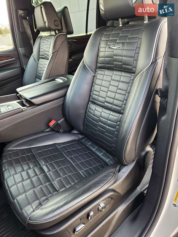 Внедорожник / Кроссовер Cadillac Escalade 2022 в Киеве