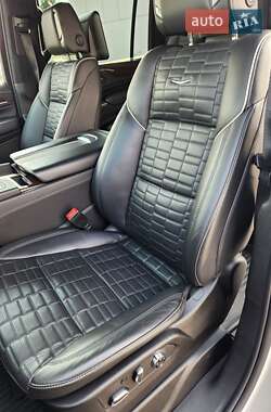 Внедорожник / Кроссовер Cadillac Escalade 2022 в 