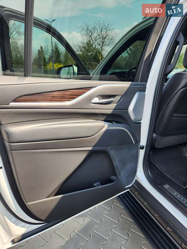 Внедорожник / Кроссовер Cadillac Escalade 2022 в Киеве