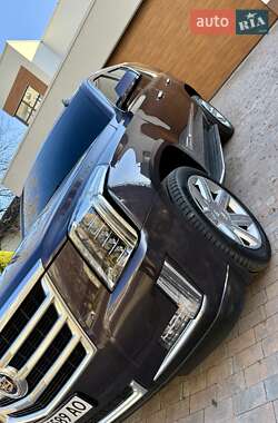 Внедорожник / Кроссовер Cadillac Escalade 2014 в 