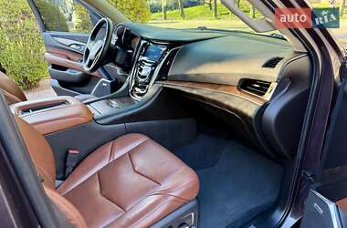 Внедорожник / Кроссовер Cadillac Escalade 2014 в 