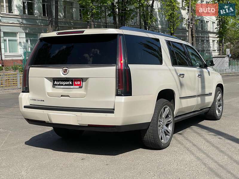 Внедорожник / Кроссовер Cadillac Escalade 2014 в Киеве
