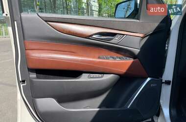 Внедорожник / Кроссовер Cadillac Escalade 2014 в 