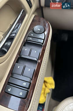 Внедорожник / Кроссовер Cadillac Escalade 2011 в 