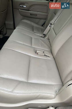 Внедорожник / Кроссовер Cadillac Escalade 2011 в 