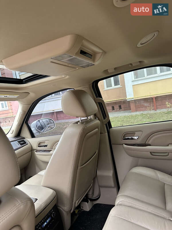 Внедорожник / Кроссовер Cadillac Escalade 2011 в Киеве