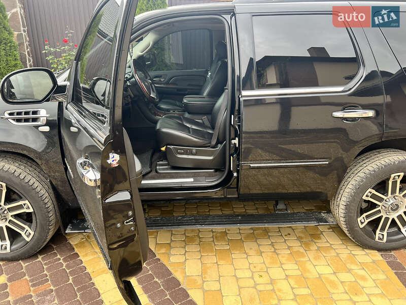 Внедорожник / Кроссовер Cadillac Escalade 2008 в Киеве