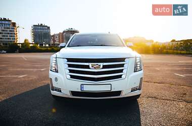 Внедорожник / Кроссовер Cadillac Escalade 2014 в 