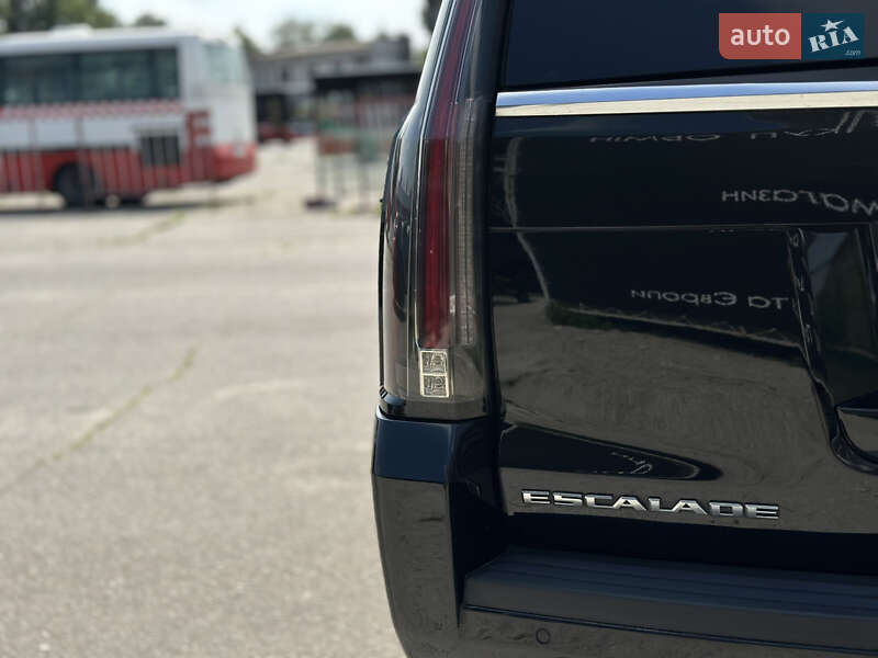 Внедорожник / Кроссовер Cadillac Escalade 2016 в Харькове