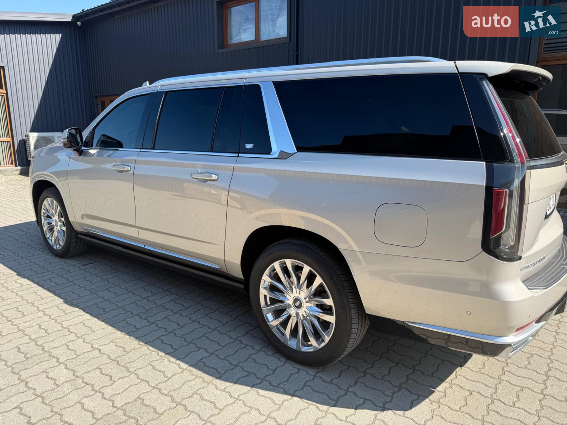 2023 Cadillac Escalade - мініатюра 3