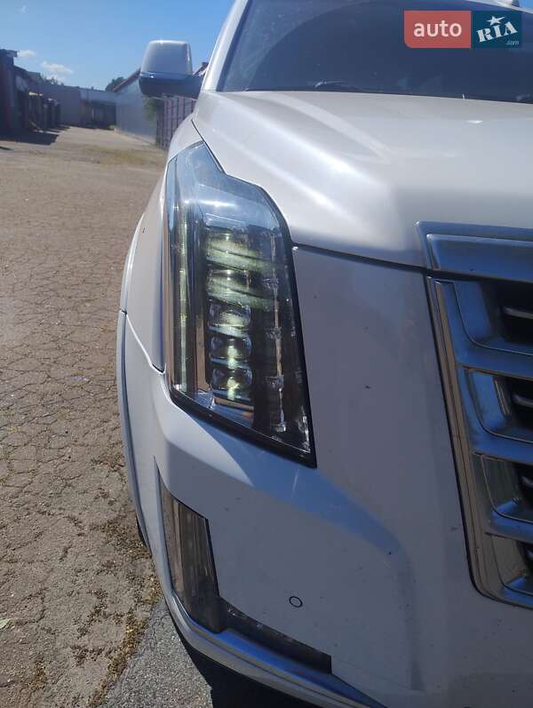 Позашляховик / Кросовер Cadillac Escalade 2016 в Чернігові фото 12 Позашляховик / Кросовер Cadillac Escalade 2016 в Чернігові