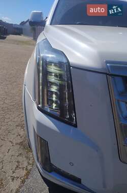 Внедорожник / Кроссовер Cadillac Escalade 2016 в 