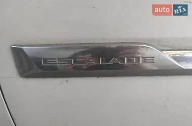 Внедорожник / Кроссовер Cadillac Escalade 2016 в 