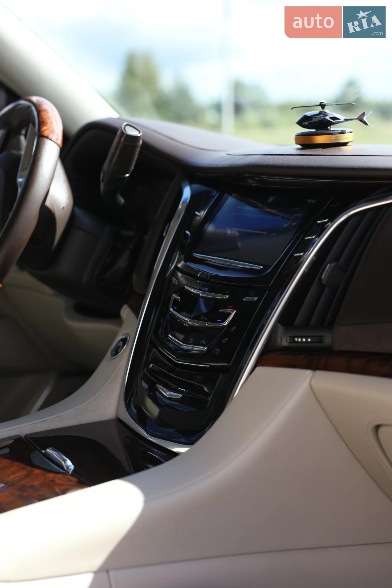 2014 Cadillac Escalade - мініатюра 12