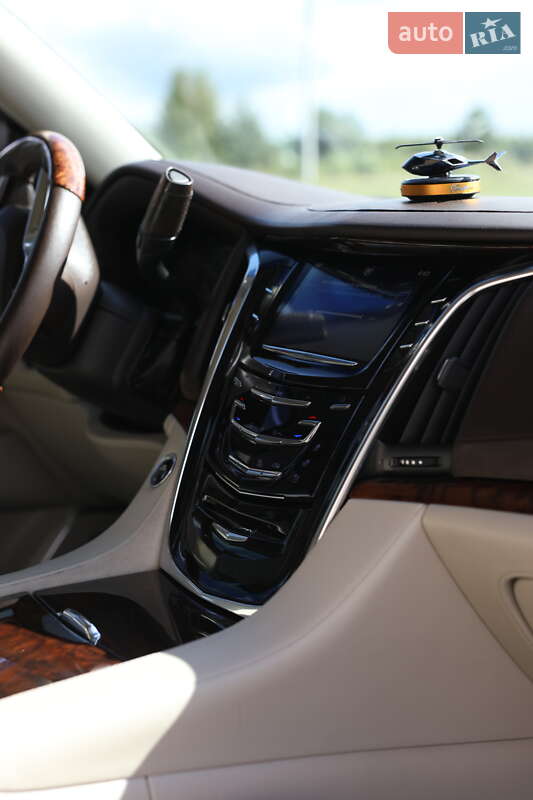 Внедорожник / Кроссовер Cadillac Escalade 2014 в Львове фото 12 Внедорожник / Кроссовер Cadillac Escalade 2014 в Львове