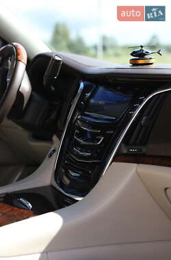 Внедорожник / Кроссовер Cadillac Escalade 2014 в 