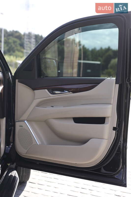 Внедорожник / Кроссовер Cadillac Escalade 2014 в Львове фото 13 Внедорожник / Кроссовер Cadillac Escalade 2014 в Львове