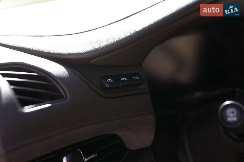 Внедорожник / Кроссовер Cadillac Escalade 2014 в Львове фото 41 Внедорожник / Кроссовер Cadillac Escalade 2014 в Львове