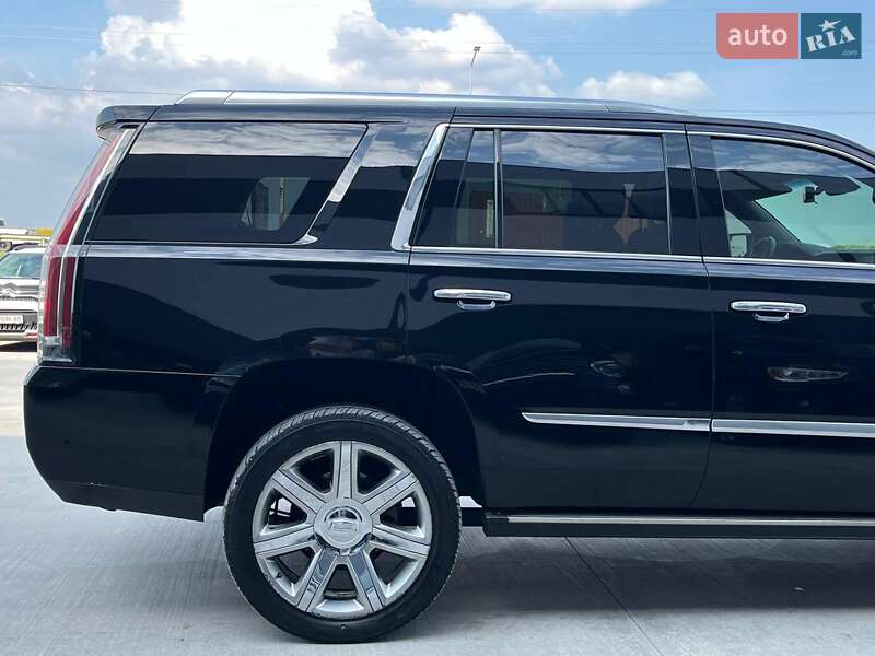 Внедорожник / Кроссовер Cadillac Escalade 2017 в Львове