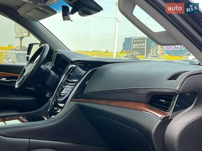 Внедорожник / Кроссовер Cadillac Escalade 2017 в Львове