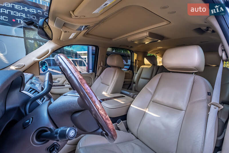 Позашляховик / Кросовер Cadillac Escalade 2011 в Києві
