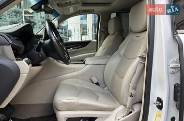 Внедорожник / Кроссовер Cadillac Escalade 2018 в 