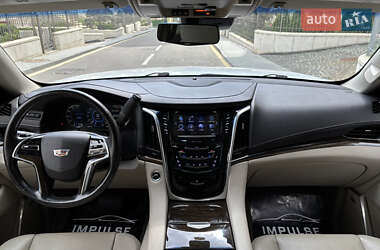 Внедорожник / Кроссовер Cadillac Escalade 2018 в 