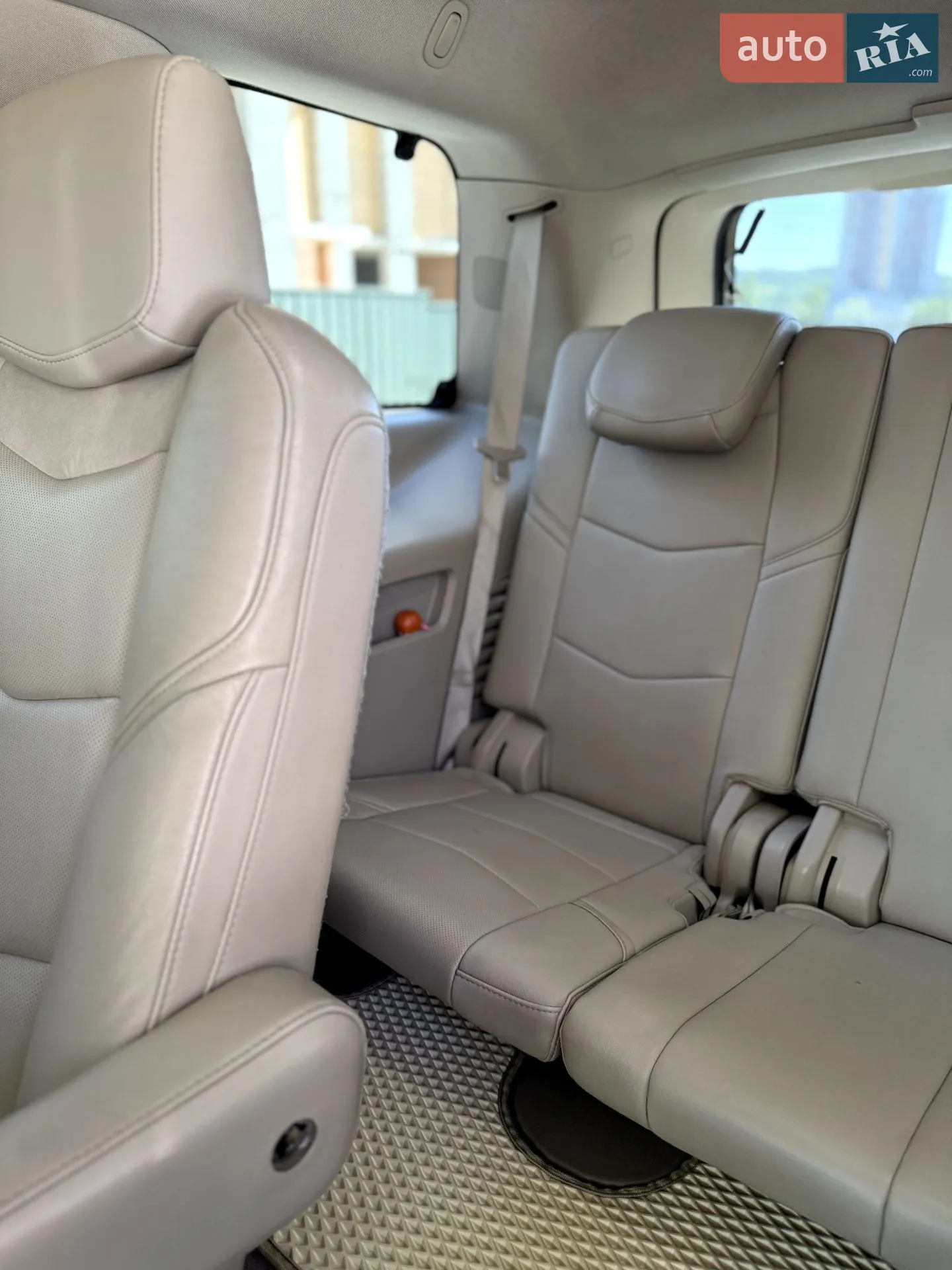 2017 Cadillac Escalade - мініатюра 11