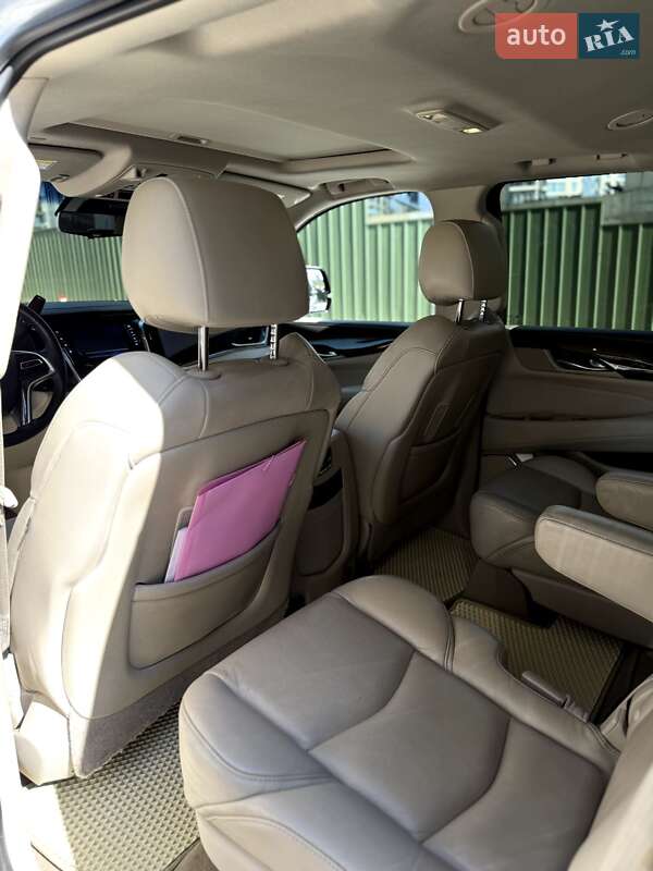 Внедорожник / Кроссовер Cadillac Escalade 2017 в Киеве