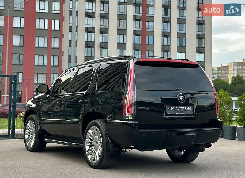 Позашляховик / Кросовер Cadillac Escalade 2007 в Києві
