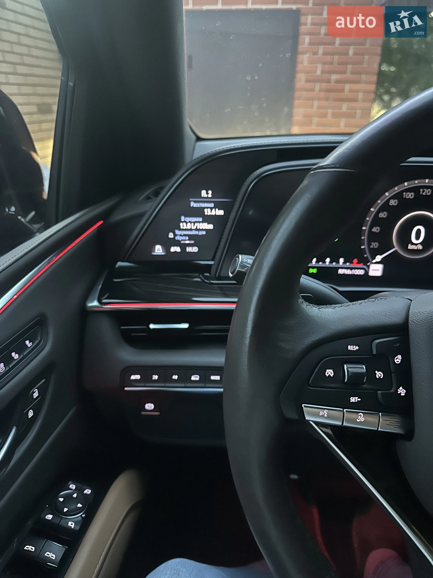 2022 Cadillac Escalade - мініатюра 9