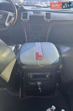 Лимузин Cadillac Escalade 2008 в 