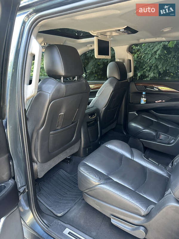 Позашляховик / Кросовер Cadillac Escalade 2018 в Чернівцях фото 20 Позашляховик / Кросовер Cadillac Escalade 2018 в Чернівцях