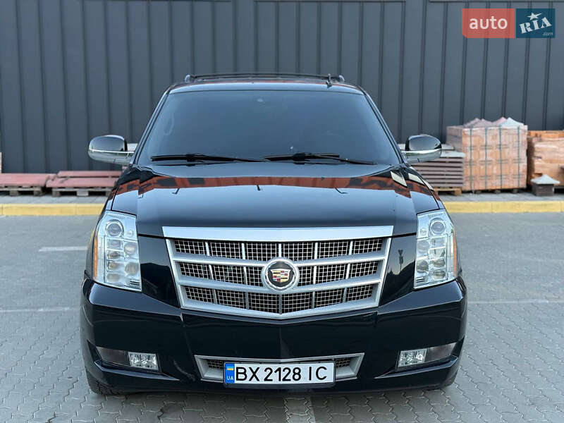 Внедорожник / Кроссовер Cadillac Escalade 2013 в Сколе