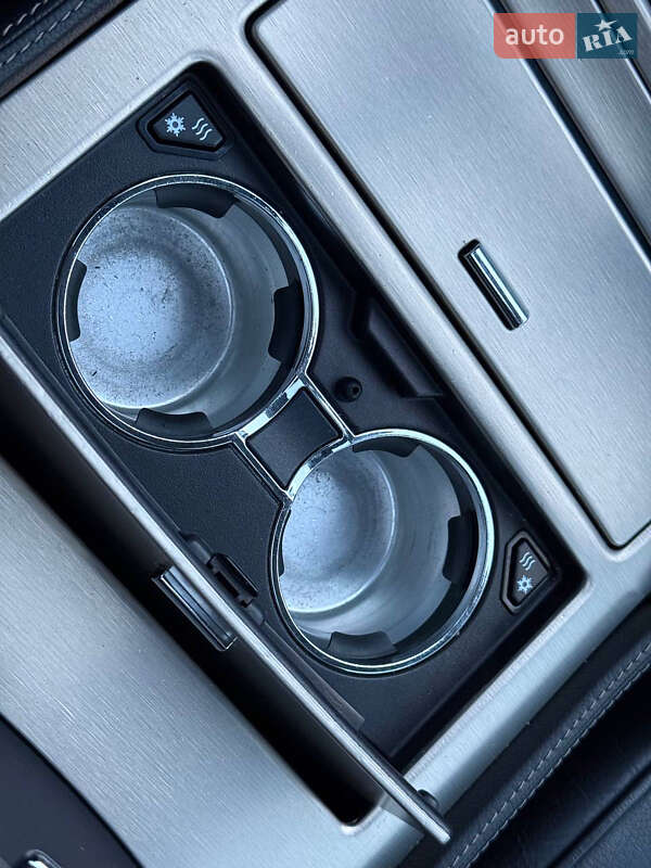 Внедорожник / Кроссовер Cadillac Escalade 2013 в Сколе