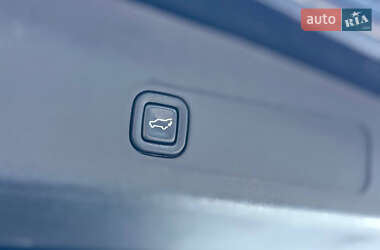 Внедорожник / Кроссовер Cadillac Escalade 2013 в 