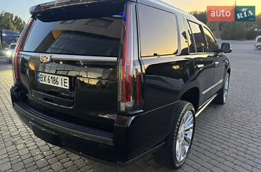 Внедорожник / Кроссовер Cadillac Escalade 2016 в 