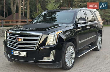 Внедорожник / Кроссовер Cadillac Escalade 2016 в 