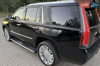 Внедорожник / Кроссовер Cadillac Escalade 2016 в 