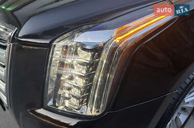 Внедорожник / Кроссовер Cadillac Escalade 2016 в 