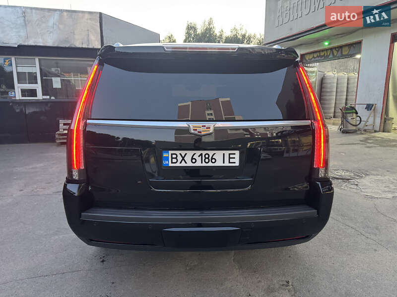 Внедорожник / Кроссовер Cadillac Escalade 2016 в Хмельницком